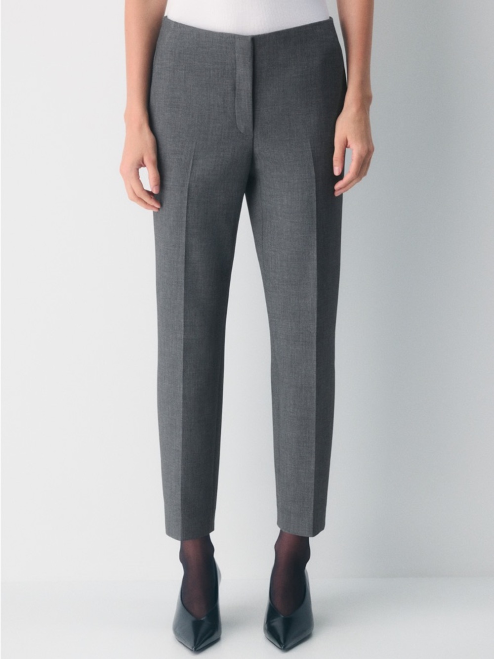 Aritzia Gray Straight-Leg Ankle Trousers